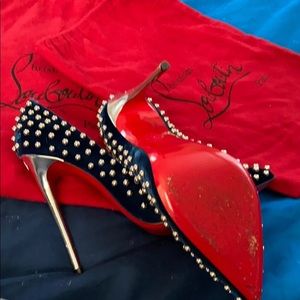Christian Louboutin velvet pump